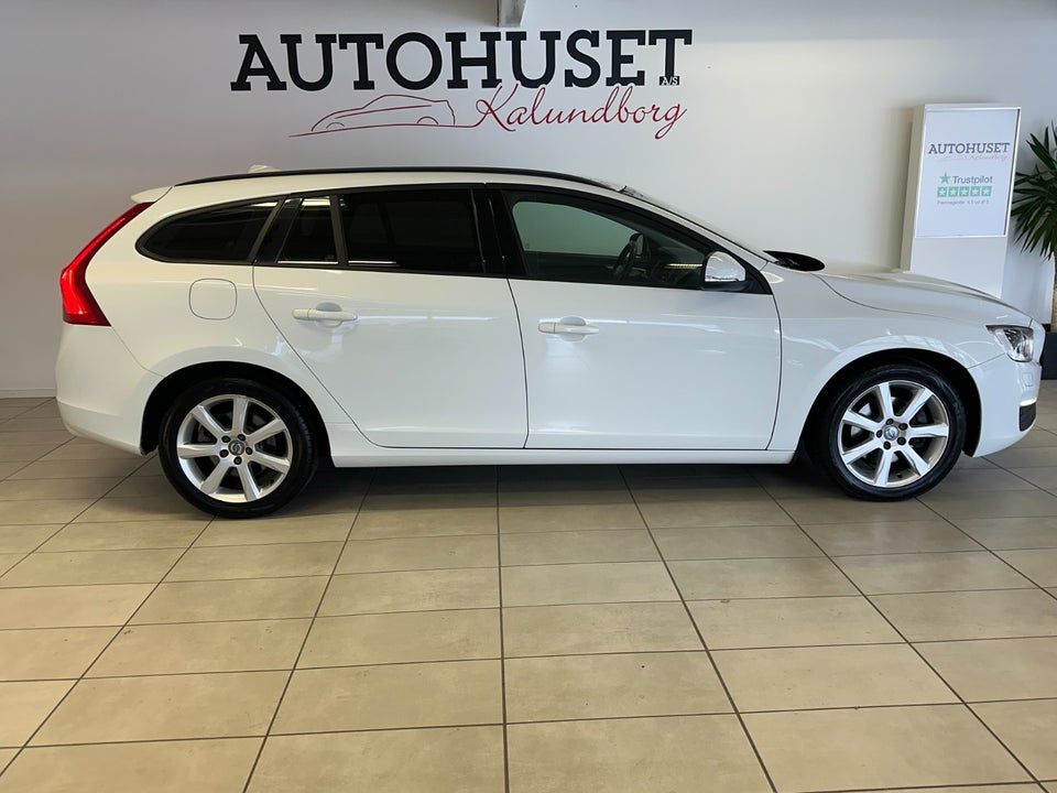 Volvo V60 2,0 D3 150 Momentum 5d