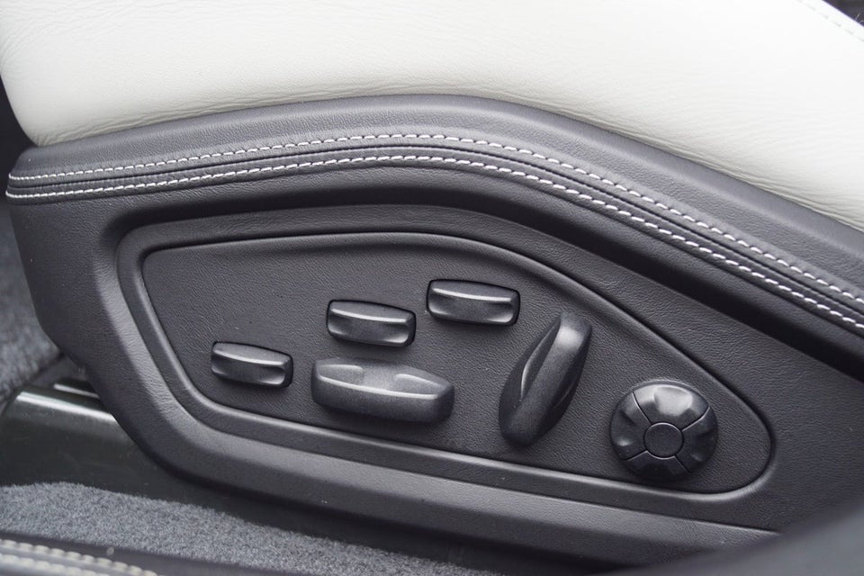 Porsche Taycan Turbo S Performance+  4d