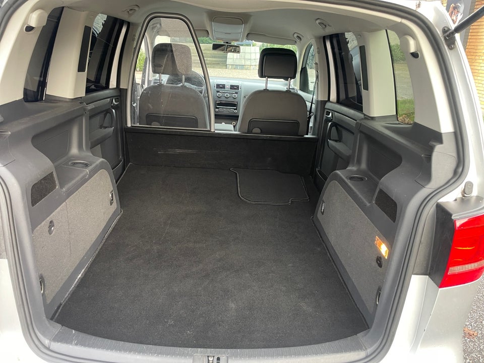 VW Touran 1,6 TDi 105 Comfortline DSG BM Van 5d