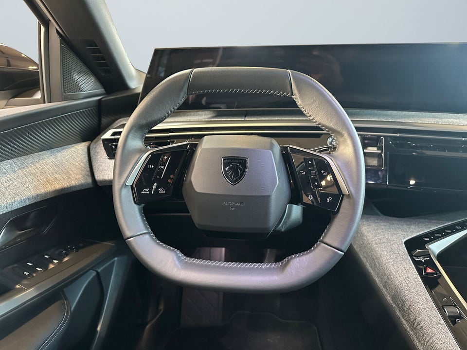 Peugeot e-3008 77 Allure 5d