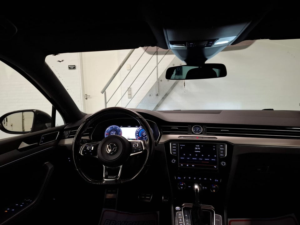 VW Passat 2,0 TDi 240 R-line Variant DSG 4Motion 5d