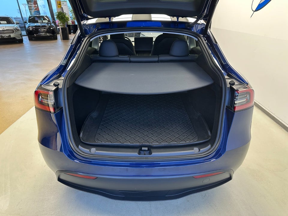Tesla Model Y RWD 5d