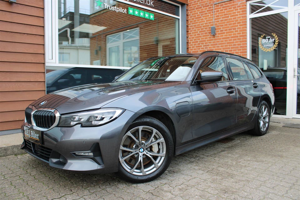 BMW 330e 2,0 Touring Sport Line aut. 5d