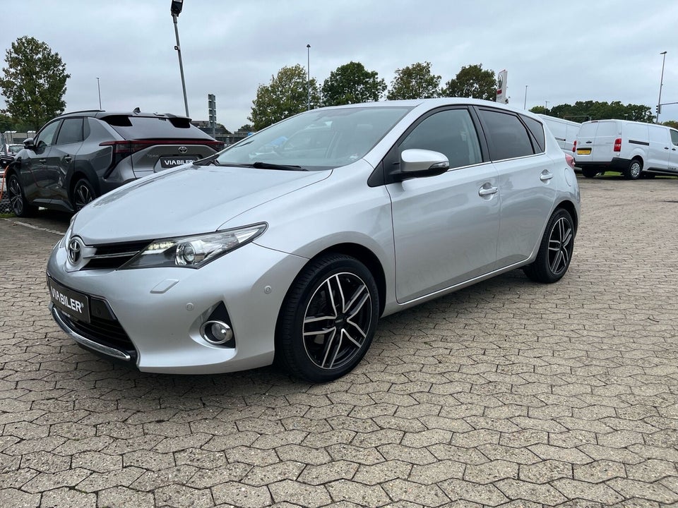 Toyota Auris 1,6 T2 Premium Comfort 5d