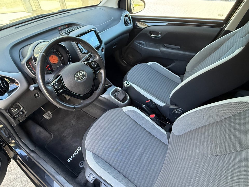 Toyota Aygo 1,0 VVT-i x-pression 5d