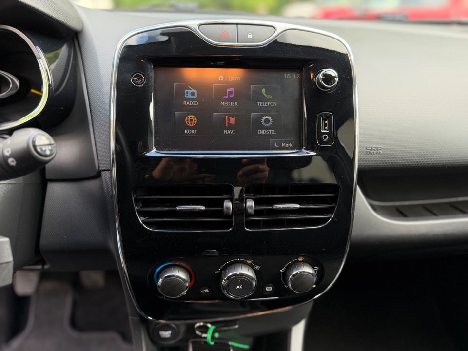 Renault Clio IV 1,2 16V Expression Sport Tourer 5d