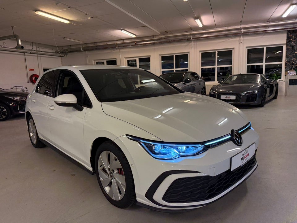 VW Golf VIII 1,4 GTE DSG 5d