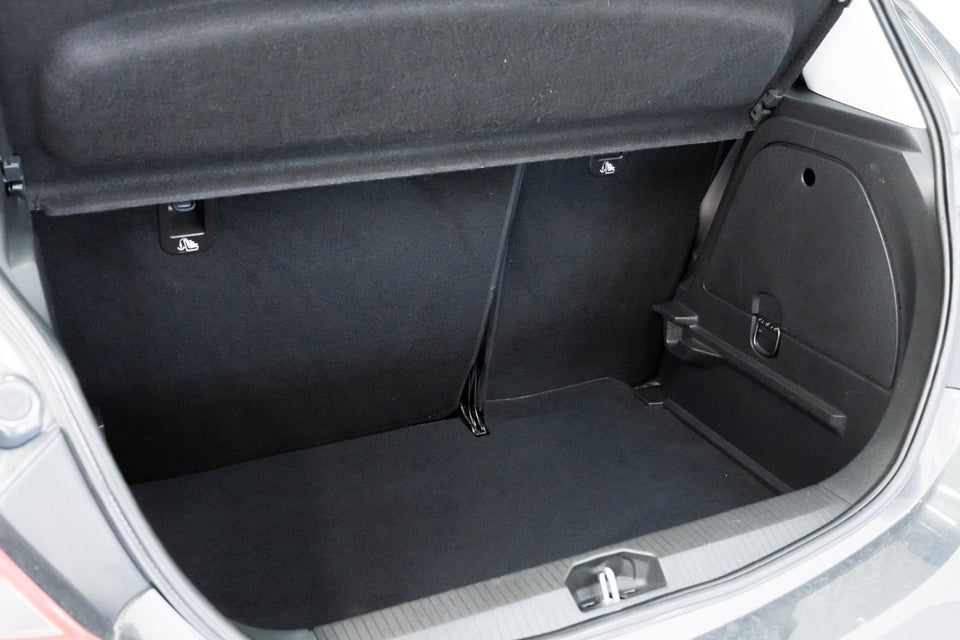 Opel Corsa 1,4 16V Sport 5d