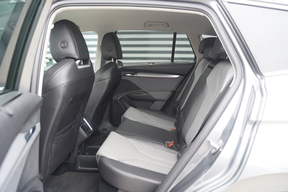 Skoda Enyaq 80 iV Loft 5d