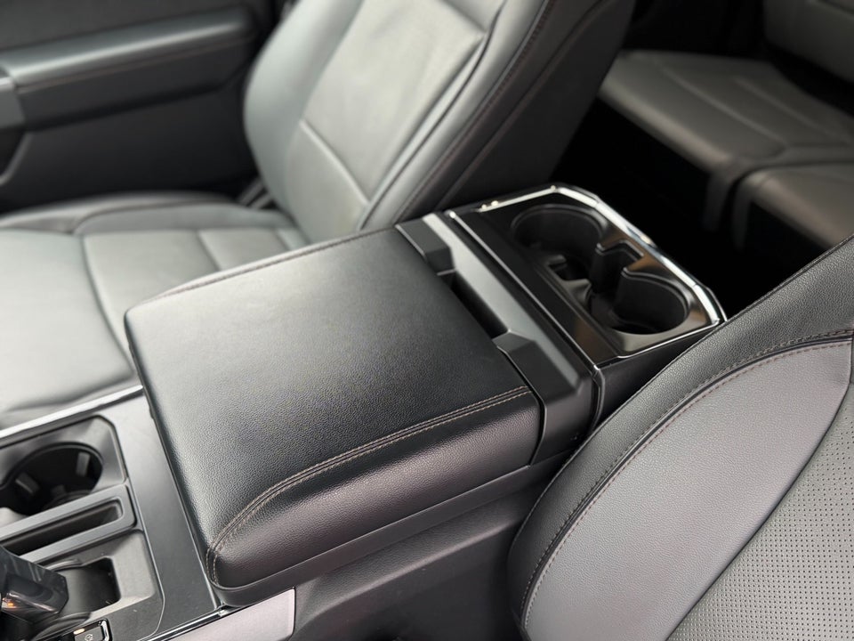 Ford F-150 Lightning Lariat Standard Range 4d