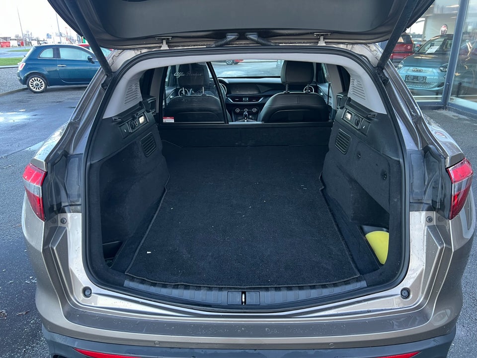 Alfa Romeo Stelvio 2,2 JTD 190 Edizione aut. Van 5d