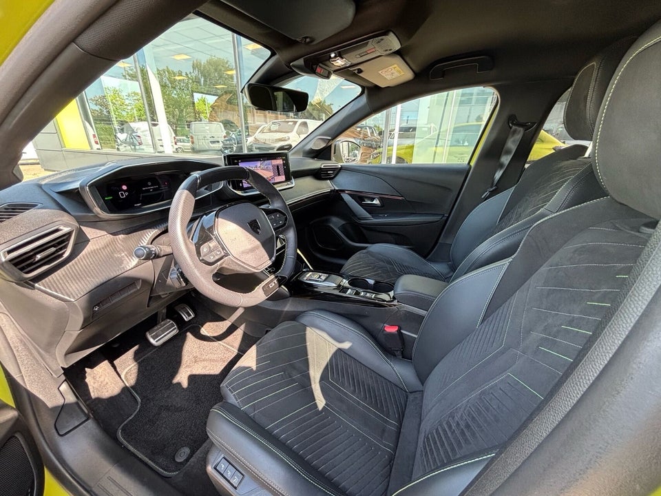 Peugeot e-208 54 GT 5d