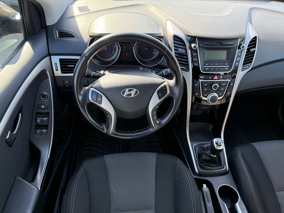 Hyundai i30 1,6 CRDi 110 Comfort Go! CW 5d