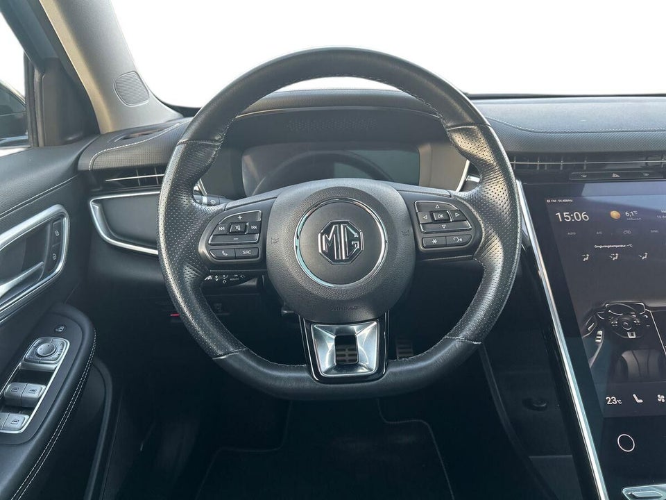 MG Marvel R Luxury 5d