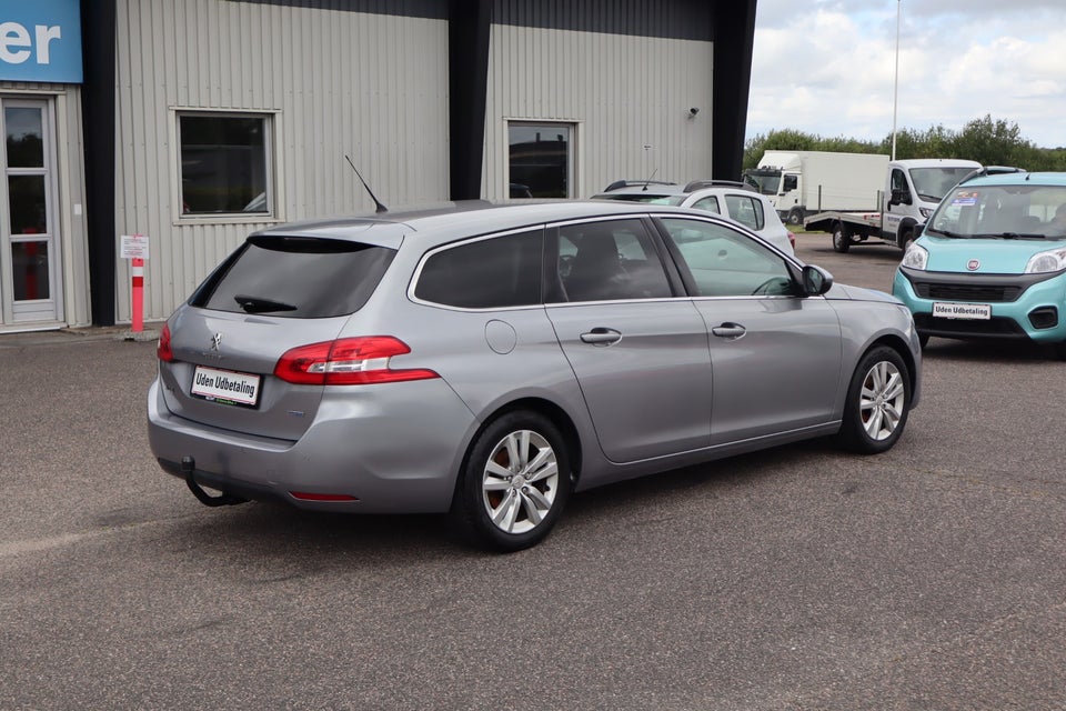 Peugeot 308 1,6 BlueHDi 120 Allure SW 5d