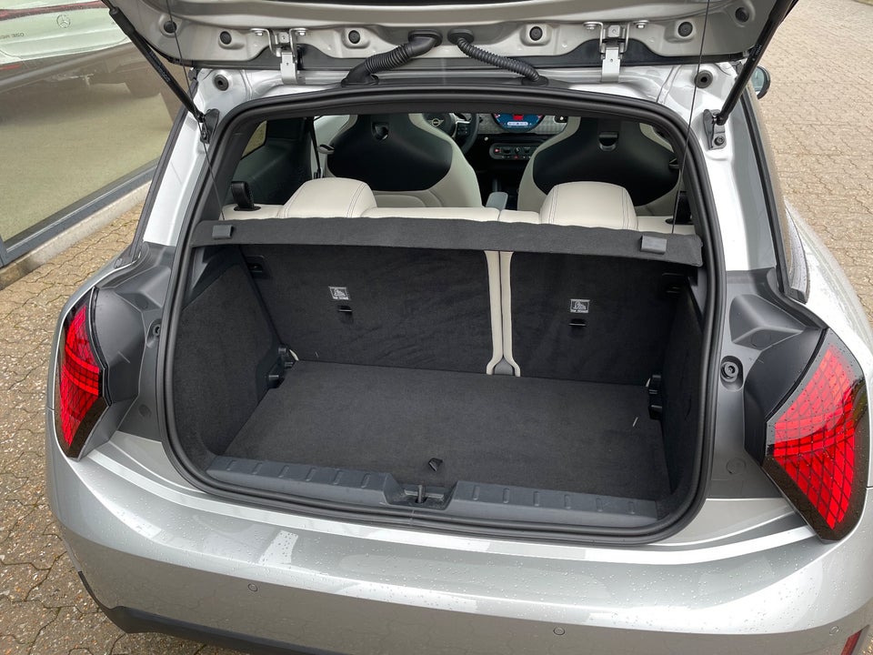 MINI Cooper SE Favoured Trim XL 3d