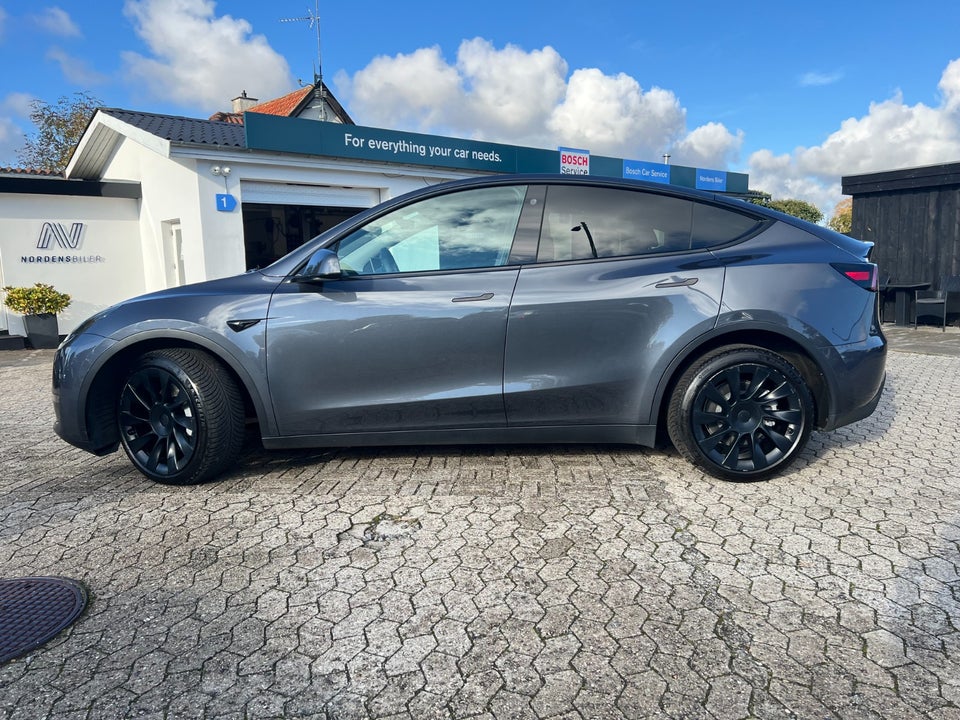 Tesla Model Y Long Range AWD 5d