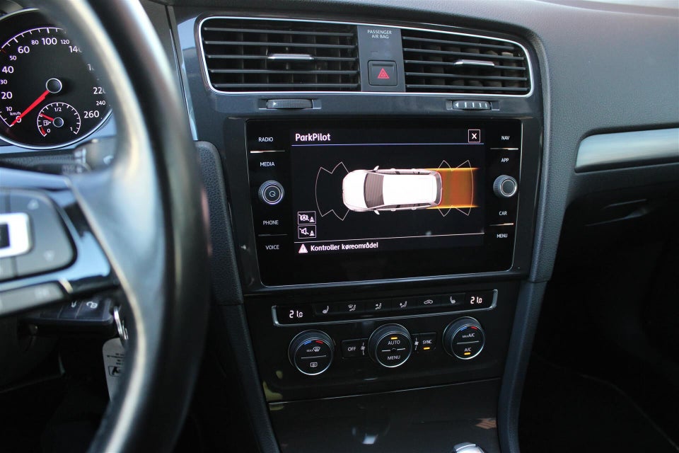 VW Golf VII 1,5 TSi 130 Comfortline Variant DSG 5d