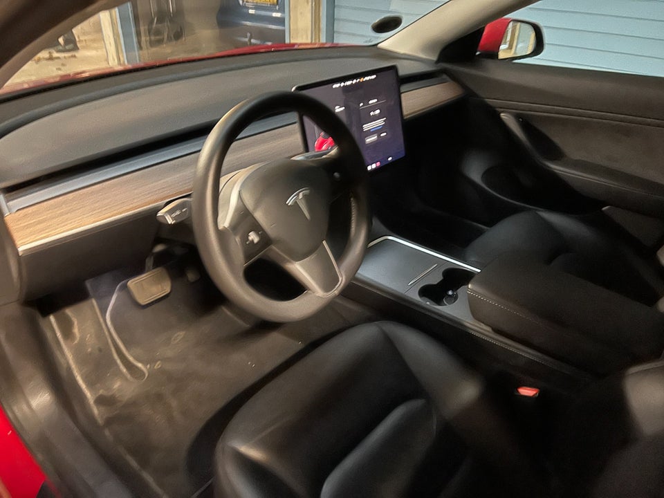 Tesla Model 3 Long Range AWD 4d