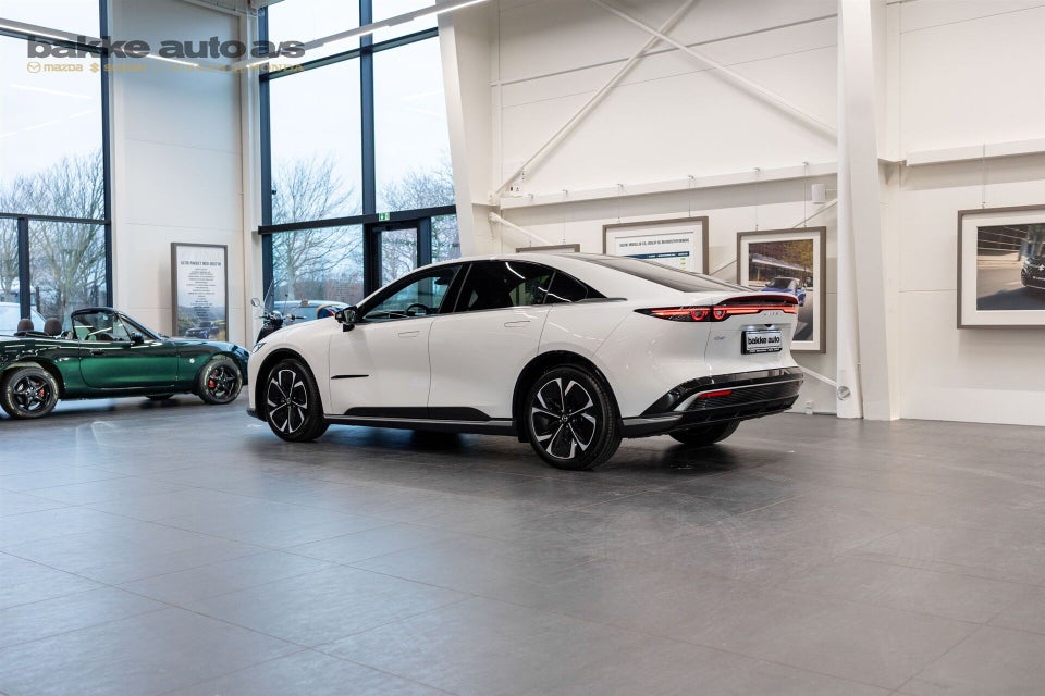 Mazda 6e Takumi+ Long Range 5d