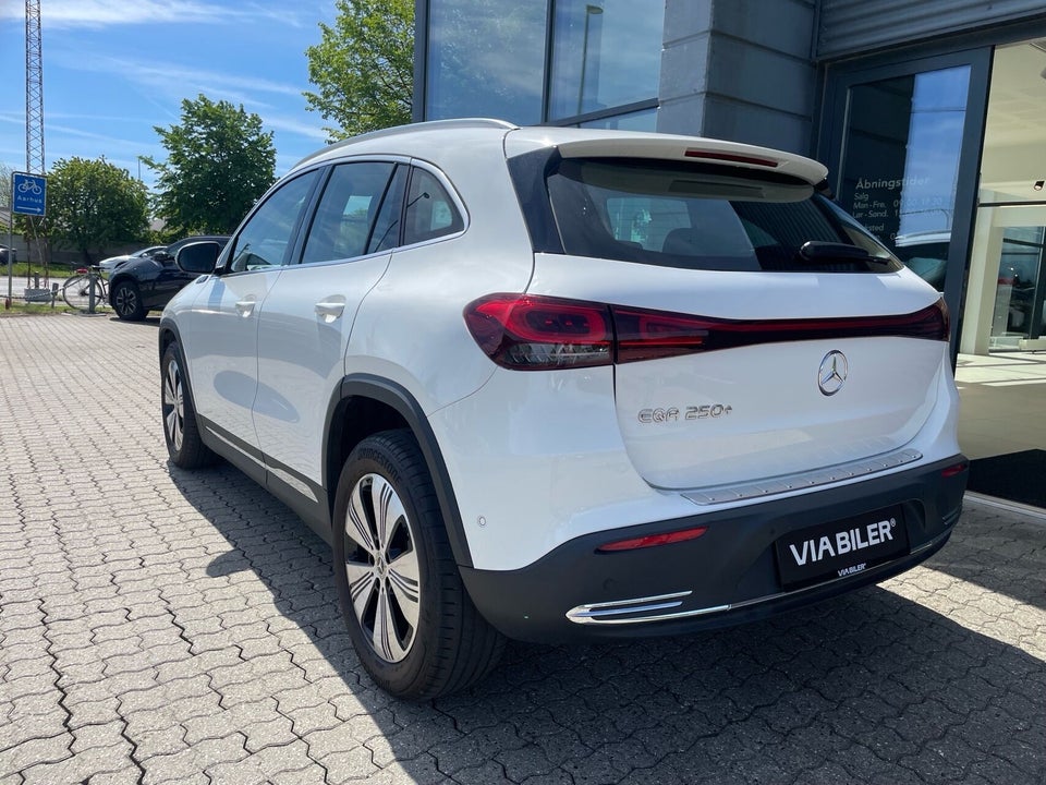 Mercedes EQA250+ Progressive 5d