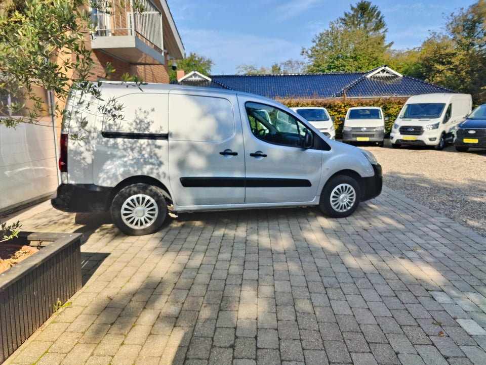 Peugeot Partner 1,6 BlueHDi 100 L2 Flex Van 5d