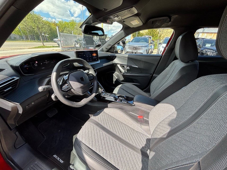 Peugeot 2008 1,2 PureTech 130 Allure EAT8 5d