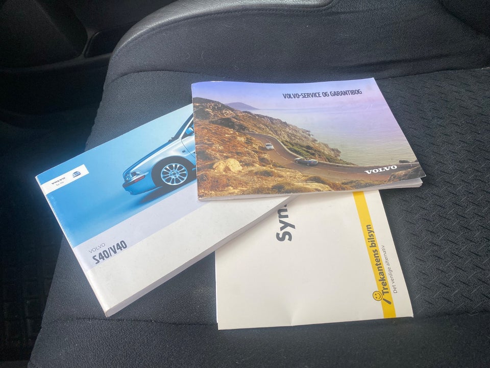 Volvo S40 1,6  4d
