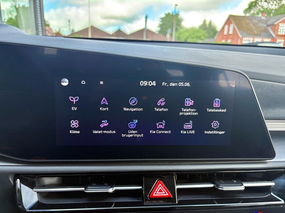 Kia Niro 64 EV Access Plus 5d