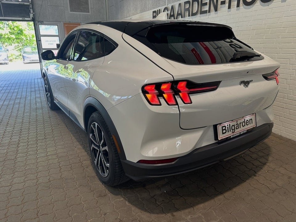 Ford Mustang Mach-E 68 Standard Range 5d