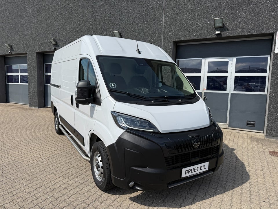 Peugeot Boxer 333 2,2 BlueHDi 140 L2H2 Premium