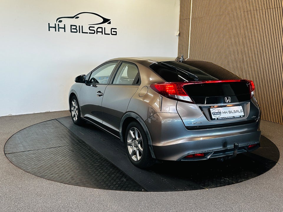 Honda Civic 1,8 i-VTEC Sport 5d