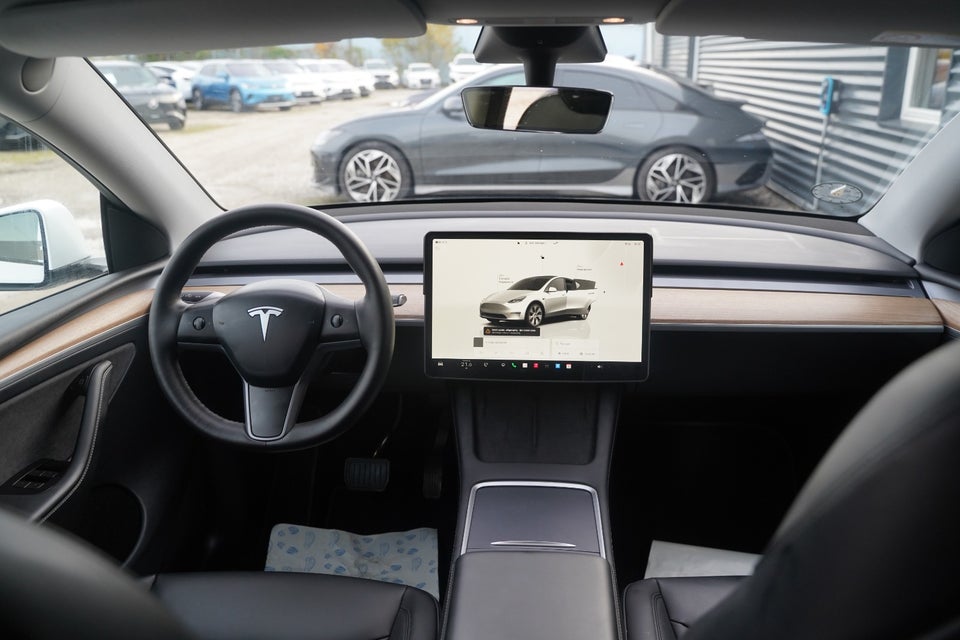 Tesla Model Y Long Range AWD 5d