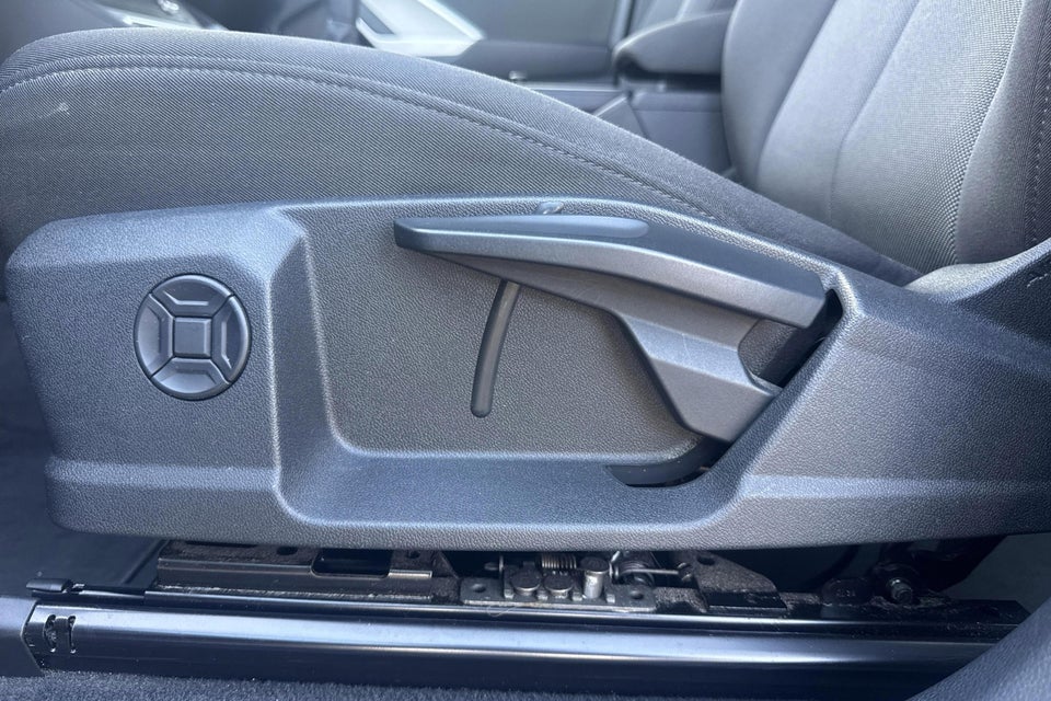Audi Q3 45 TFSi e Attitude plus S-tr. 5d