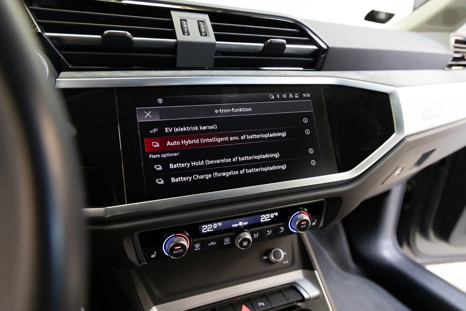 Audi Q3 45 TFSi e Attitude plus Sportback S-tr. 5d