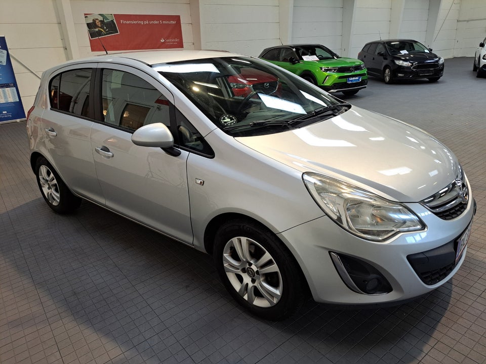 Opel Corsa 1,2 16V Cosmo 5d