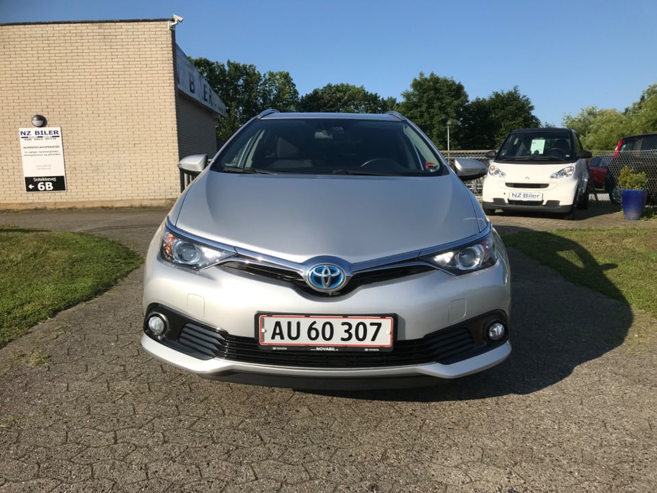 Toyota Auris 1,8 Hybrid H2 Comfort Touring Sports CVT 5d