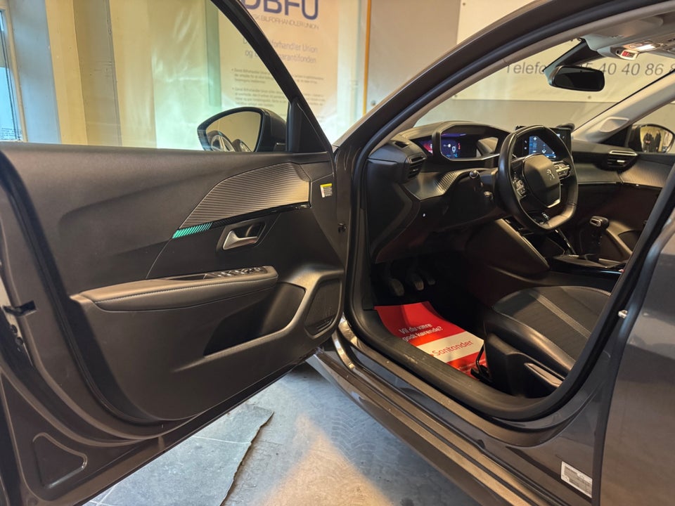 Peugeot 208 1,5 BlueHDi 100 Allure Sky 5d