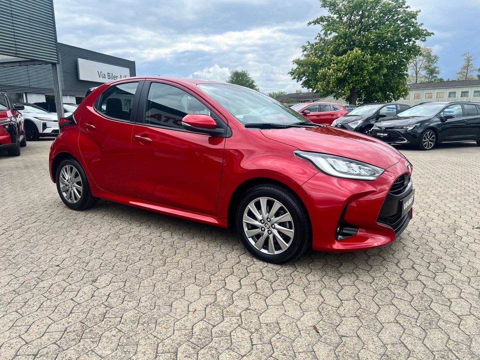Toyota Yaris 1,5 Hybrid Active Tech e-CVT 5d