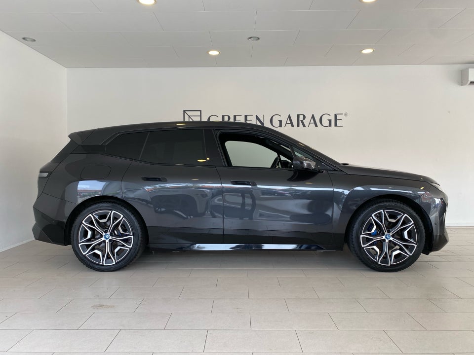 BMW iX xDrive40 Fully Charged Sport 5d