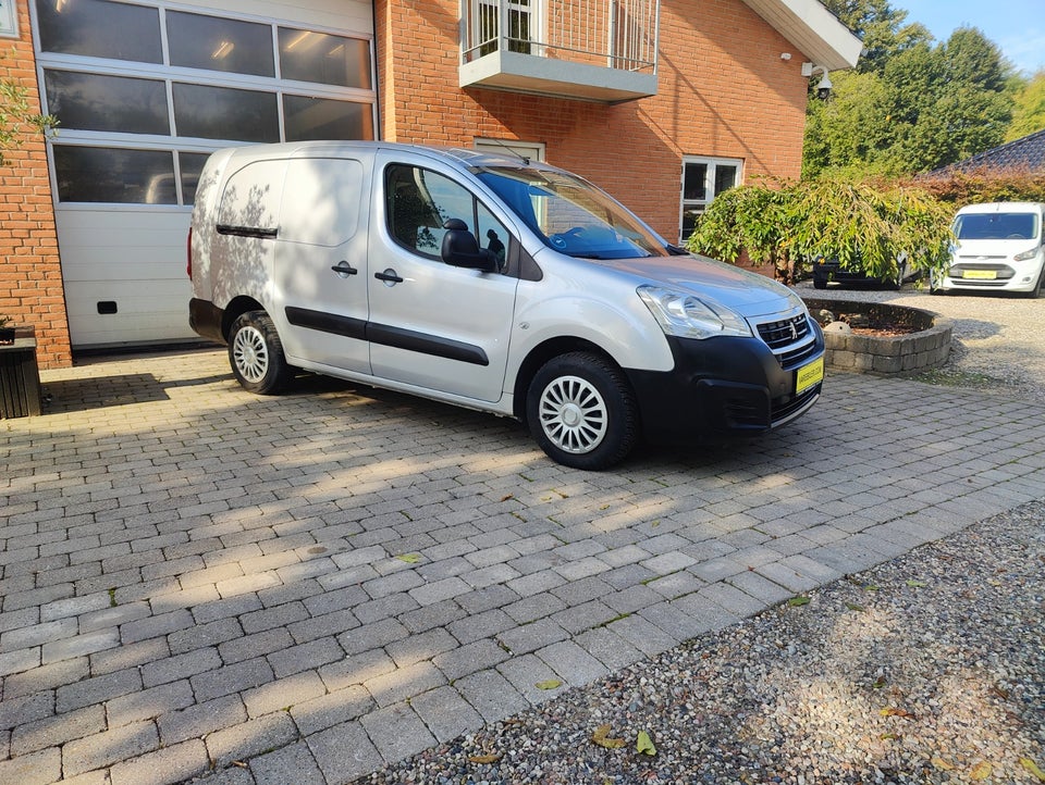 Peugeot Partner 1,6 BlueHDi 100 L2 Flex Van 5d