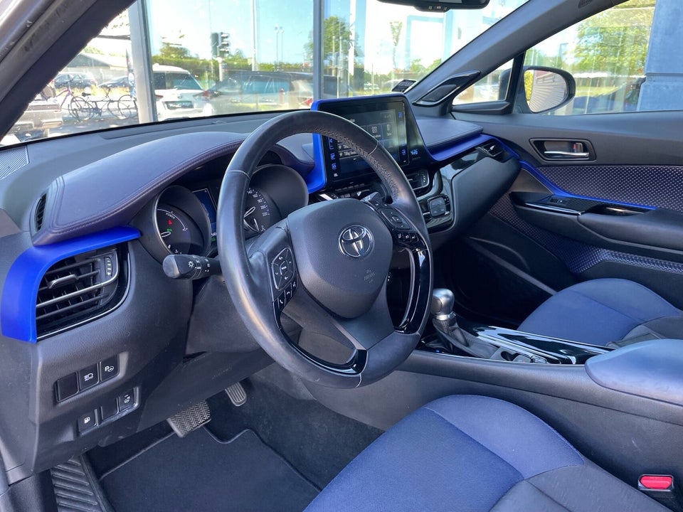 Toyota C-HR 1,8 Hybrid C-ULT Smart CVT 5d
