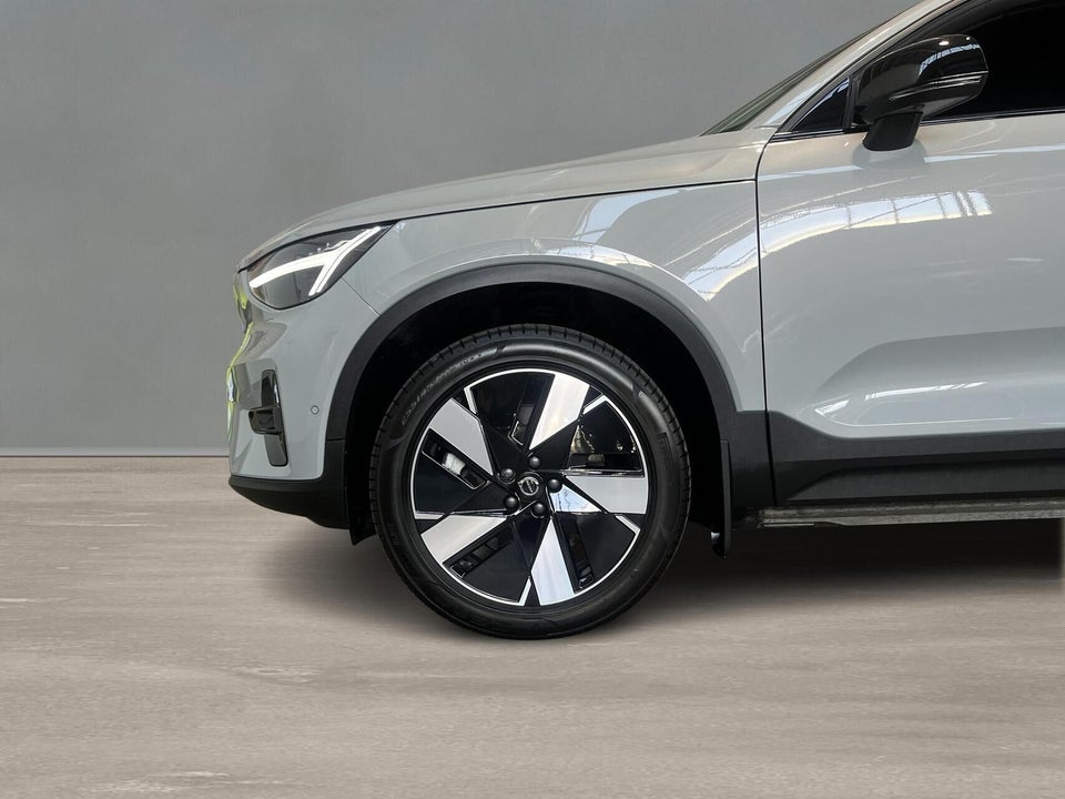 Volvo EX40 Extended Range Plus 5d