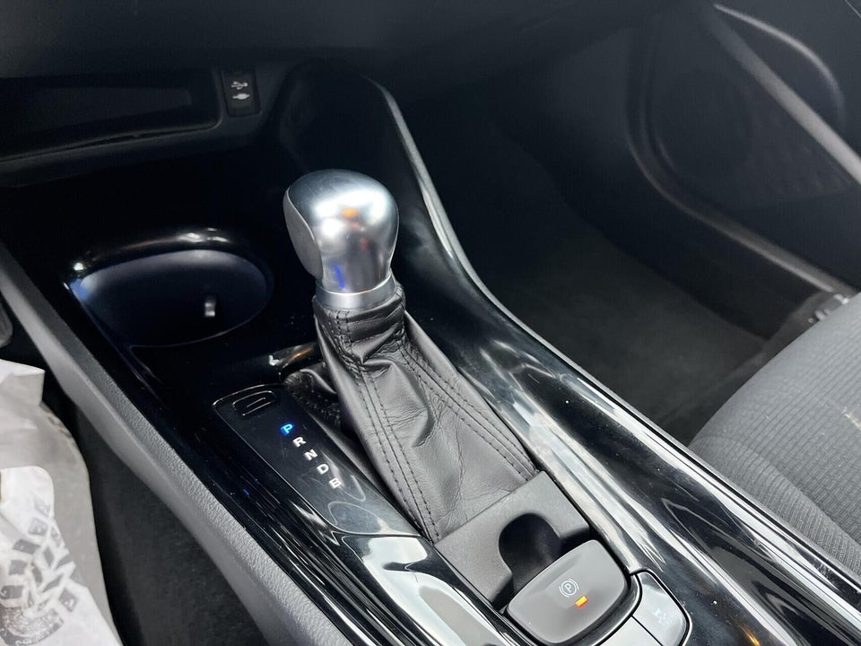 Toyota C-HR 1,8 Hybrid C-LUB CVT 5d