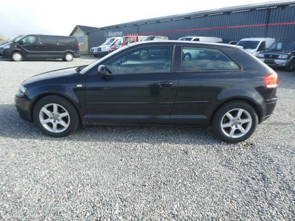 Audi A3 2,0 FSi Ambiente 3d