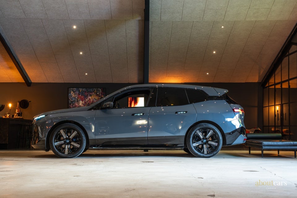 BMW iX xDrive40 Sport 5d
