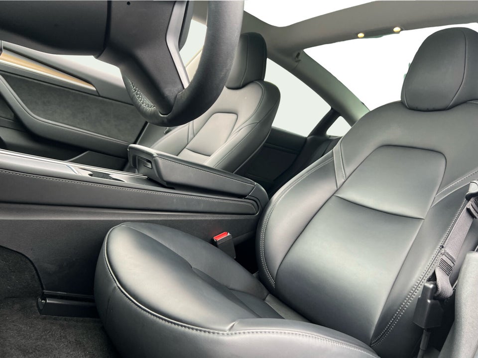 Tesla Model 3 Standard Range+ RWD 4d