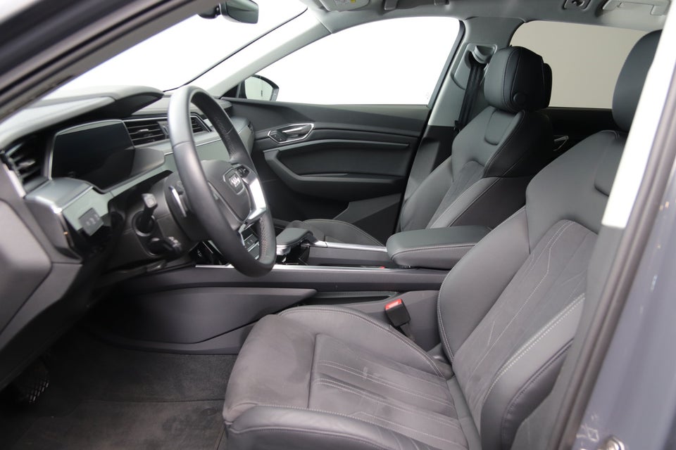 Audi Q8 e-tron 55 Advanced quattro 5d