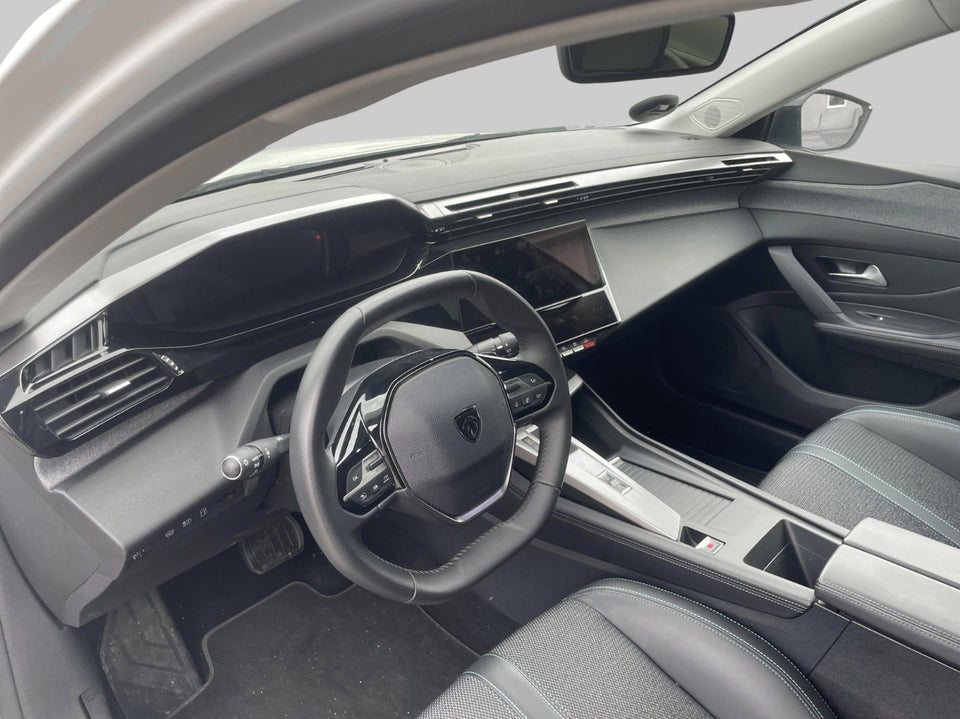 Peugeot 308 1,6 Hybrid First Selection+ EAT8 5d