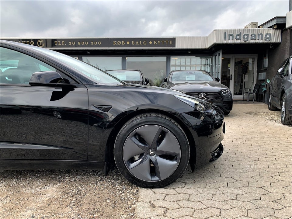 Tesla Model 3 RWD 4d